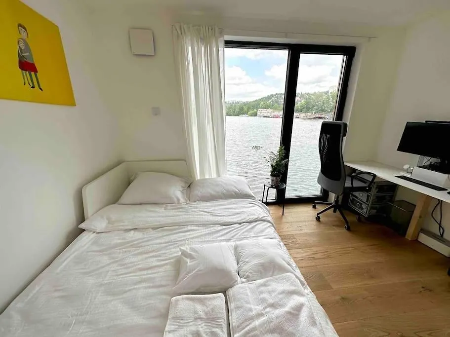 Vila One Of The Kind Prague Houseboat Experience +Boat