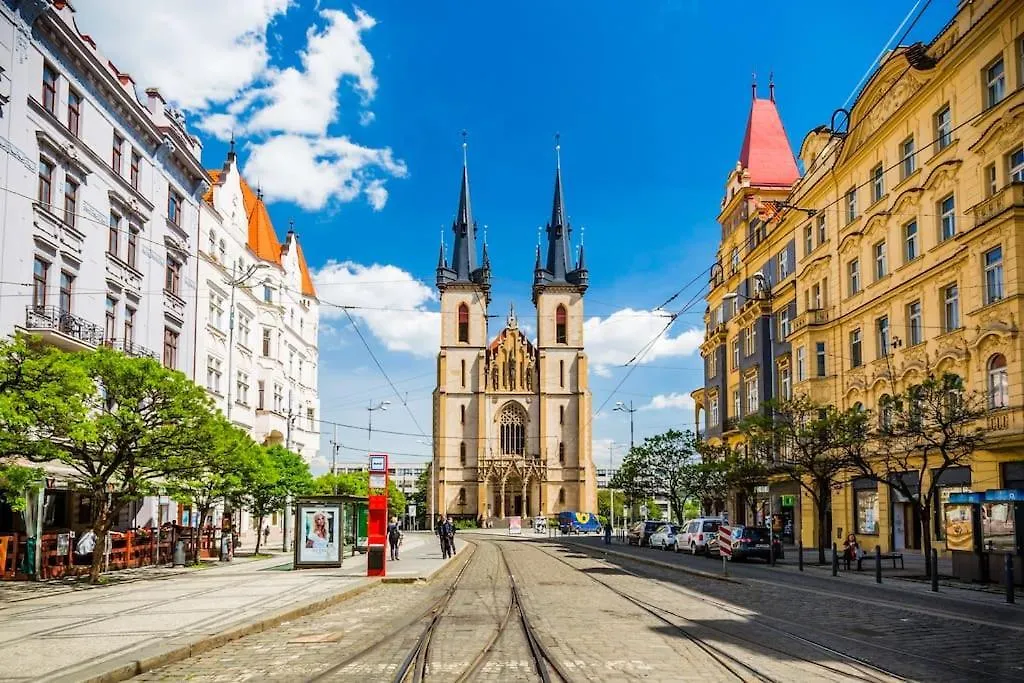 One Of The Kind Prague Houseboat Experience +Boat Villa