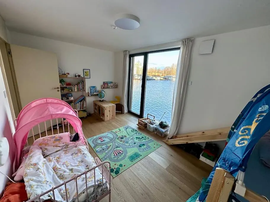 One Of The Kind Prague Houseboat Experience +Boat Villa 0*,  Csehország